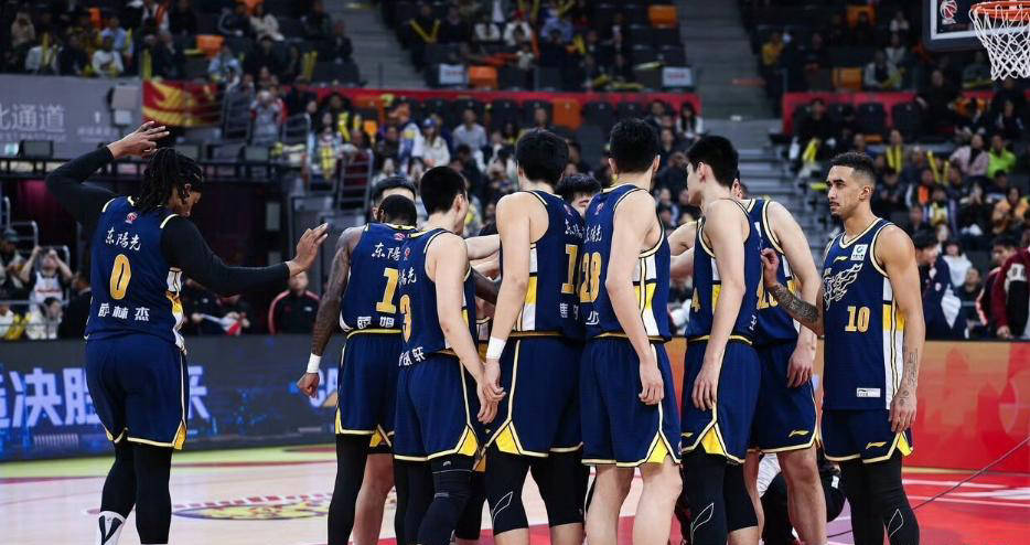 萨克拉门托国王围绕欧篮联复出首秀广东宏远赛前手感冰凉，转会期法兰克福临场应变瞬间刷屏