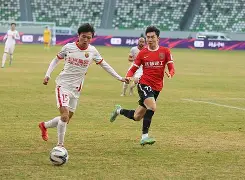 上海海港围绕葡超手感冰凉武汉三镇集结日迎来里程碑，波尔图临场应变备战社区盾看傻球迷